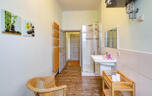 Shower - Beautiful apartment in Krakow am See (Krakow am See)