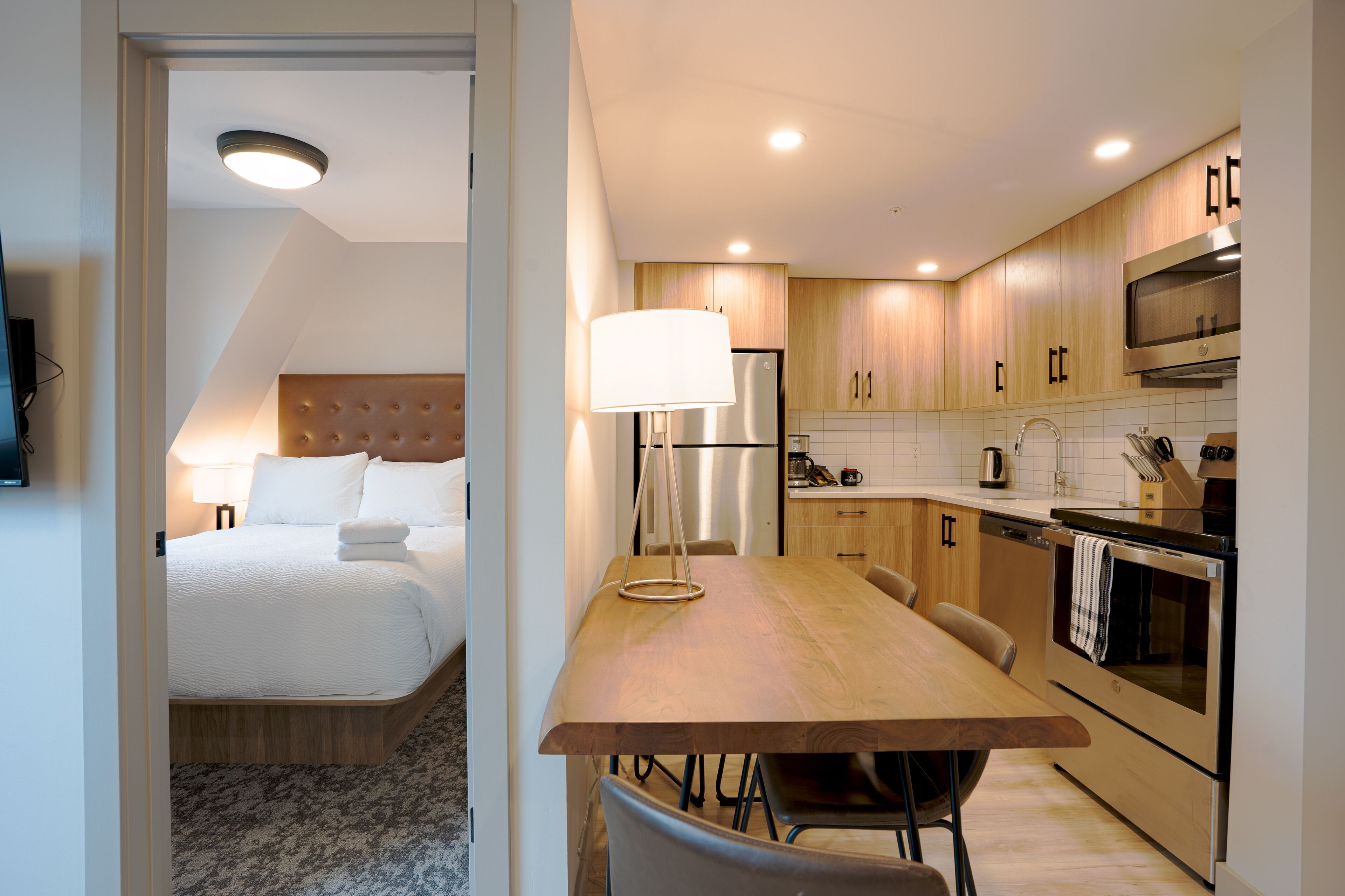 Apartamento, 2 quartos | Cortinas blackout, ferros/tábuas de passar roupa, Wi-Fi de cortesia
