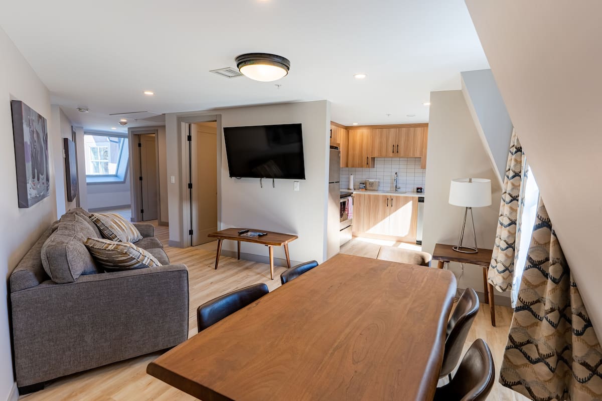 Apartment, 3 Bedroom | 거실 공간