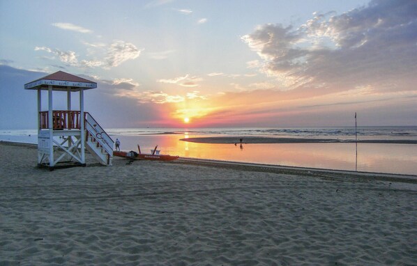 Una spiaggia nelle vicinanze