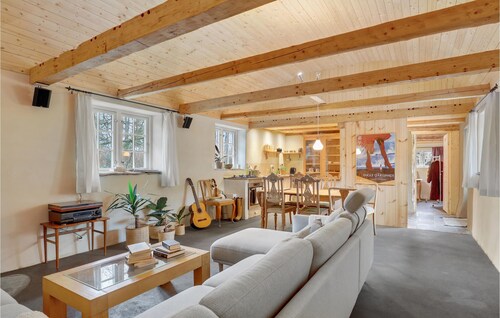 Nice apartment in Klemensker