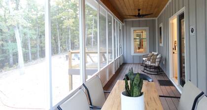 Beautiful new home at Kentucky Lake with community pool! Close to Murray State!