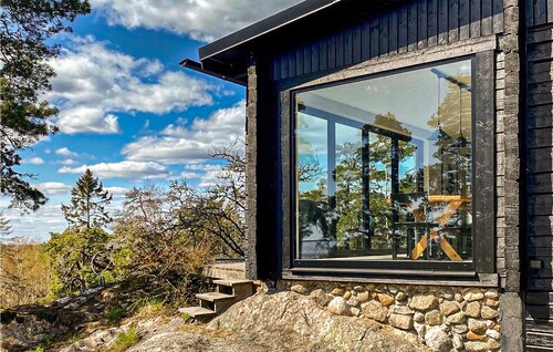 Lovely home in Sorunda with kitchen