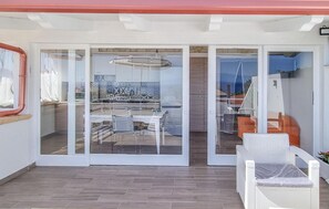 屋外ダイニングエリア