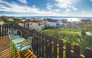 Property grounds - Beautiful apartment in Podstrana (Podstrana)