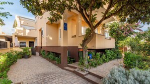 Property grounds - Cozy apartment in Zadar with WiFi (Zadar)