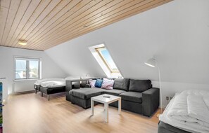 6 bedrooms, travel cot, free WiFi