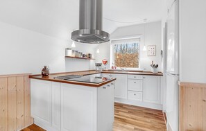 Køleskab, kaffe-/temaskine