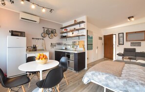 Interior - Lovely apartment in Castelletto di Brenz. (Castelletto di Brenz.)