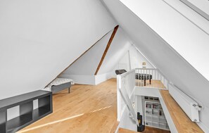 Interior - 6 bedroom amazing home in Roslev (Roslev)