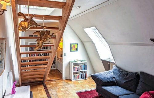 6 bedroom amazing home in Roslev