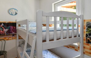 5 Schlafzimmer, Reisekinderbett, kostenloses WLAN, Bettwäsche