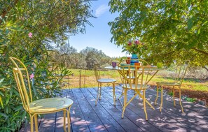 Outdoor dining - Beautiful home in Salernes (Salernes)