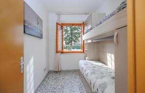 2 chambres, fer et planche à repasser, lit parapluie, Wi-Fi gratuit
