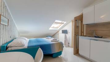 BĂŒgeleisen/BĂŒgelbrett, kostenloses WLAN, BettwĂ€sche