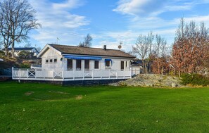 Exterior - Amazing home in Klövedal with kitchen (Klövedal)