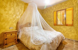 3 عدّة غرف نوم ومكواة/لوح كي وواي فاي مجانًا وملاءات أسرّة