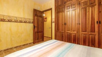 3 habitaciones, tabla de planchar con plancha y wifi gratis