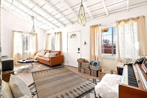 TV - Joshua Tree 4BR Home | Hot Tub + Views | C&C (Joshua Tree)