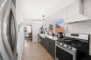 Fridge, microwave, oven, stovetop - The Desert Nomad | Private Spa! by Colby & Conrad (Joshua Tree)