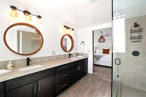 Shower, hair dryer, towels - Joshua Tree 4BR | Hot Tub by Colby & Conrad (Joshua Tree)