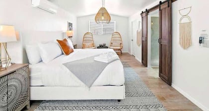 Joshua Tree 4BR | Hot Tub + Views | C&C