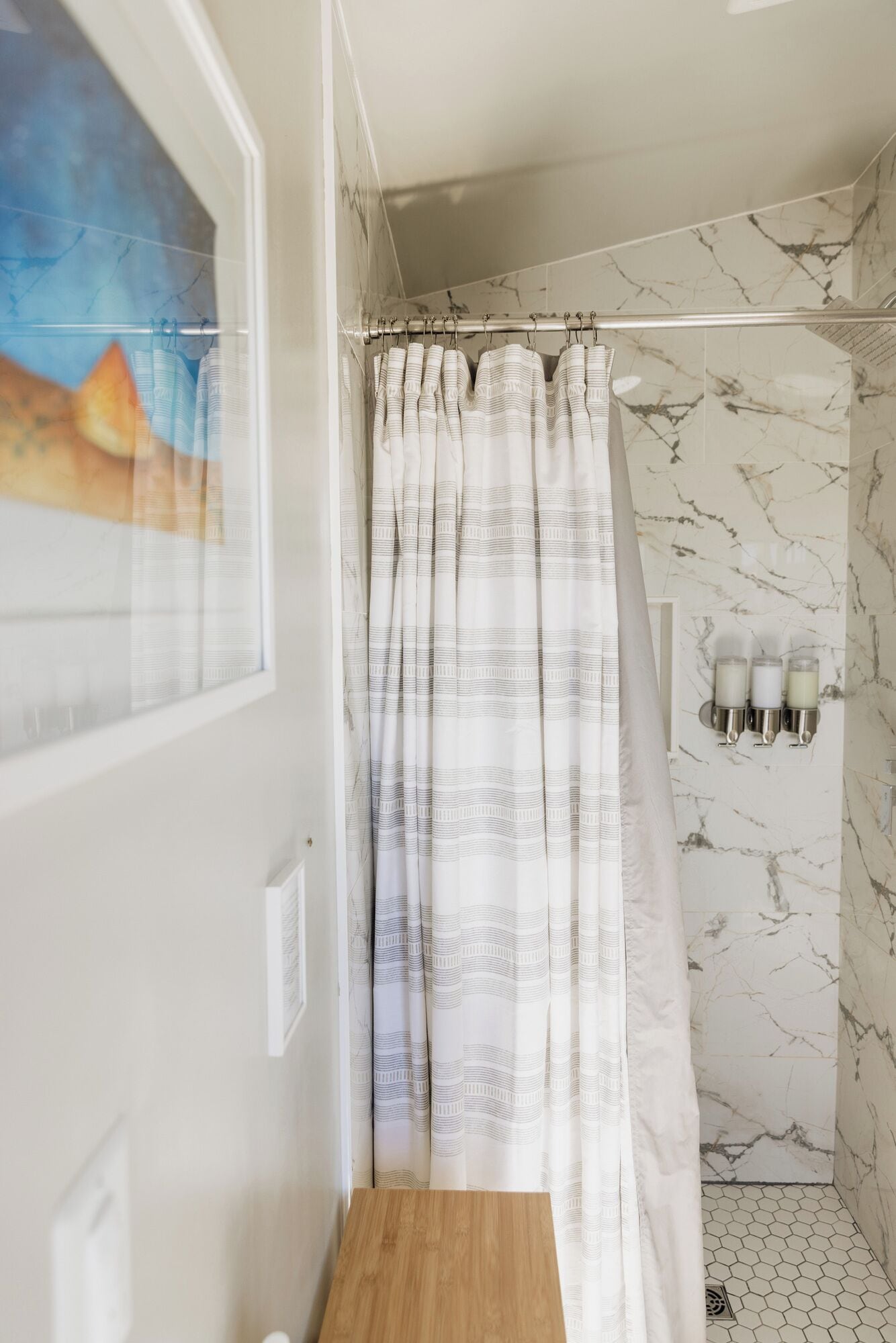Shower, eco-friendly toiletries, towels