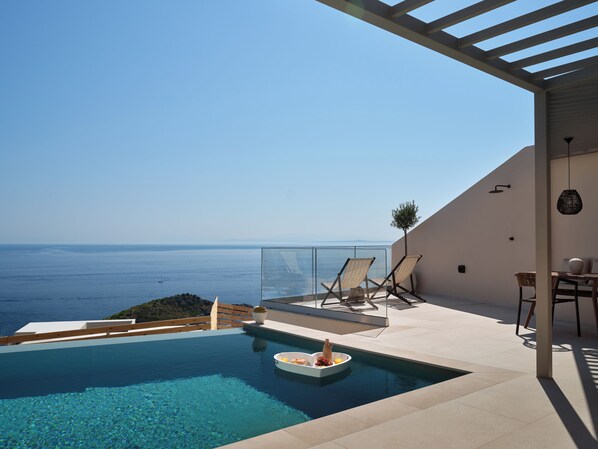 Junior Suite, 1 King Bed with Sofa Bed, Private Pool (New Horizon) | Private pool