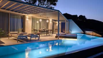 Villa Superior, 2 camere da letto, piscina privata (Early Dawn) | Balcone