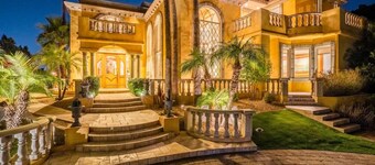 Lux Scottsdale/ Carefree family retreat golf pool