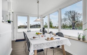 Dining - Gorgeous home in Bogø By with WiFi (Bogø By)