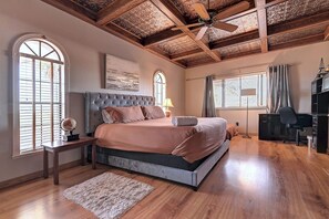 5 habitaciones, tabla de planchar con plancha y wifi gratis 
