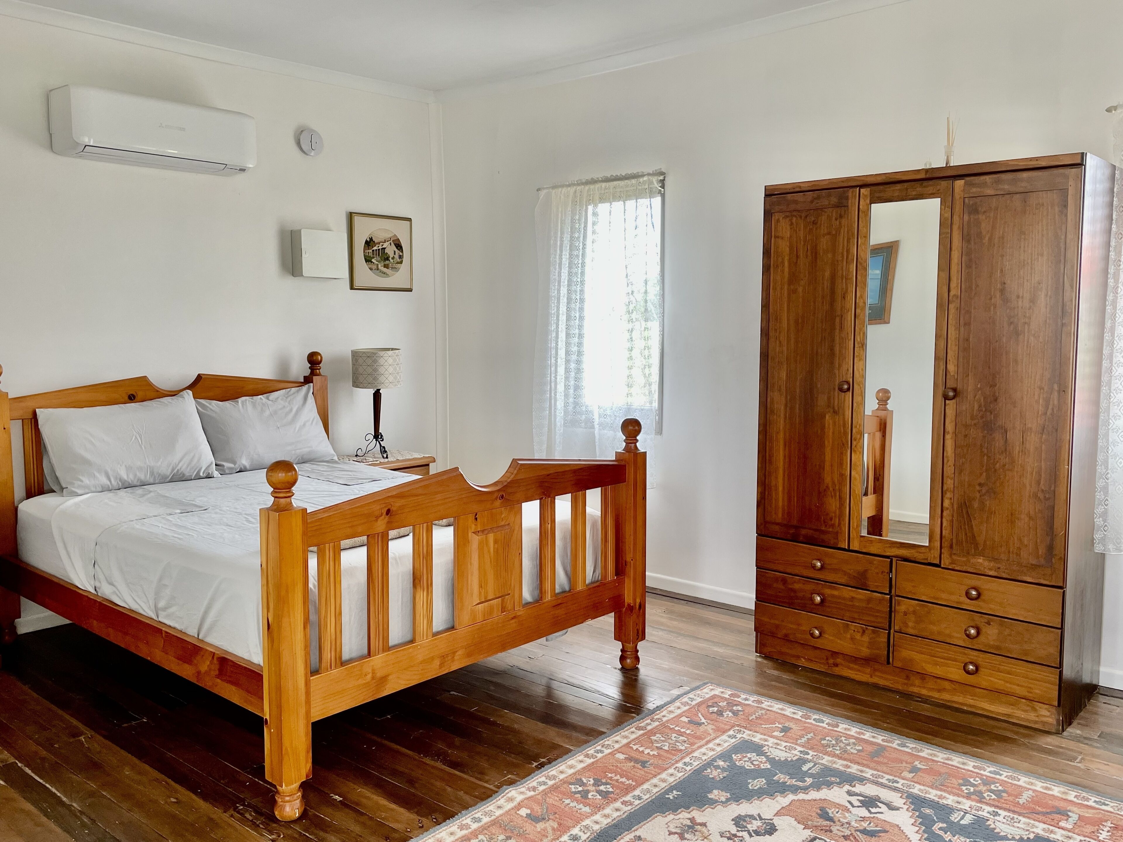 1 bedroom, bed sheets