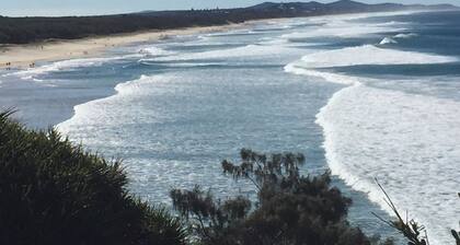 Cabin in the dam paddock, 10 min to the beach.
