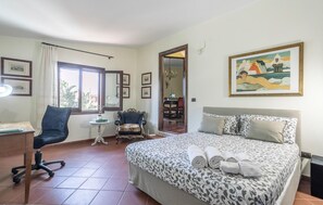1 bedroom, iron/ironing board, free WiFi