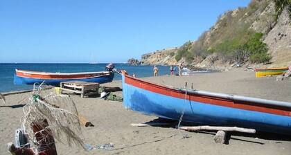 Pleasant, comfortable F2 in Anses d'Arlet, Petite-Anse.