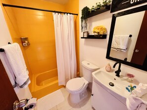 Combinazione doccia/vasca, asciugacapelli