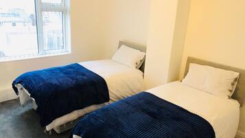 4 bedrooms, iron/ironing board, WiFi