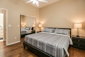 4 quartos, ferros/tábuas de passar roupa, Wi-Fi de cortesia