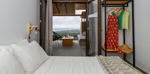 高级套房 | Select Comfort 床、办公桌、笔记本电脑工作区、免费 WiFi