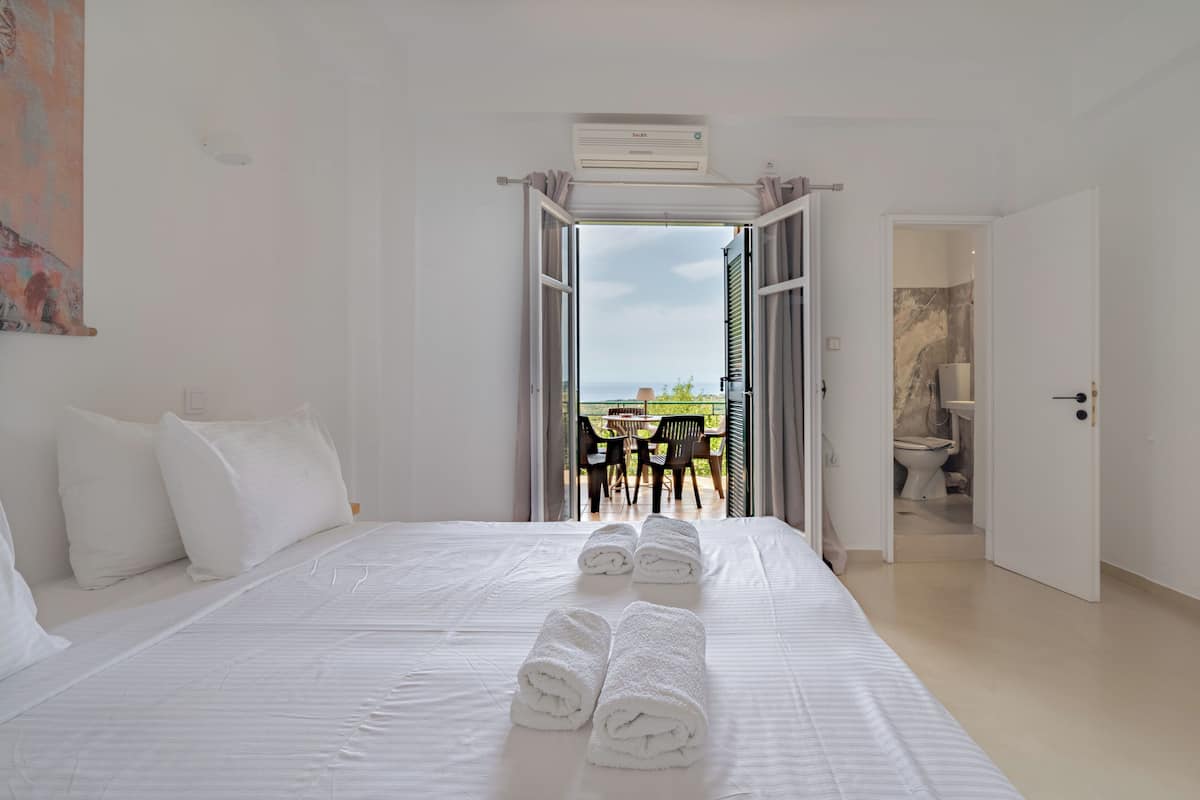 Familie suite | 1 slaapkamer, Select Comfort-bedden, een bureau, een laptopwerkplek