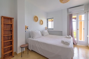 Superior Apartment, Non Smoking, Sea View | Select Comfort beds, desk, laptop workspace, free WiFi