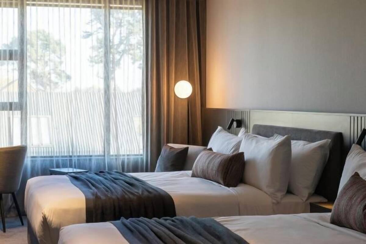 Egyptian cotton sheets, premium bedding, down comforters, pillowtop beds