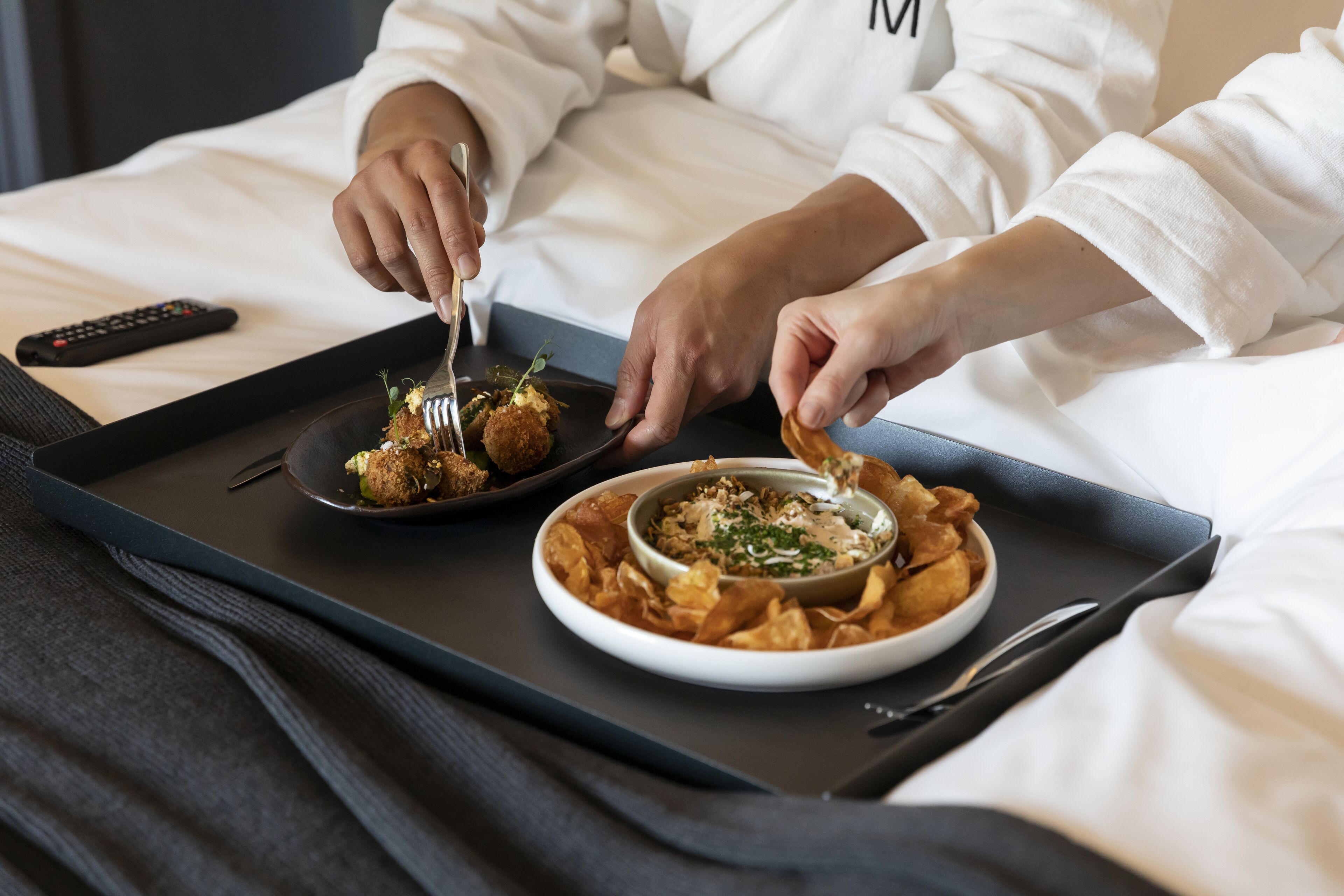 egyptian cotton sheets, premium bedding, down duvets, pillow-top beds