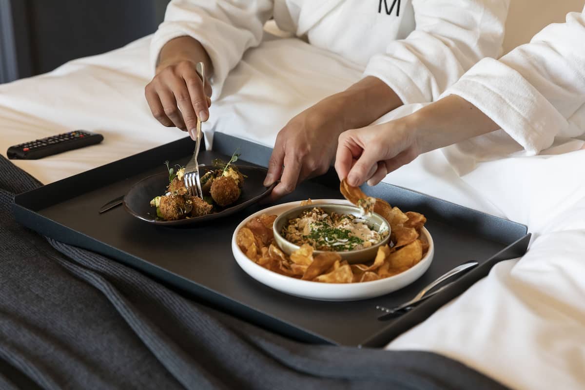 egyptian cotton sheets, premium bedding, down duvets, pillow-top beds