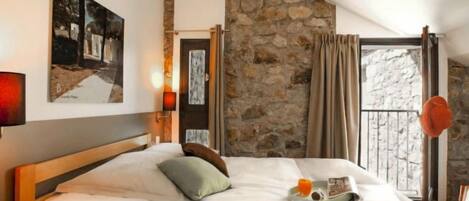 2 bedrooms, internet