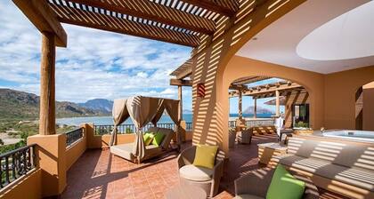 Luxury Loreto 3 Bedroom Penthouse