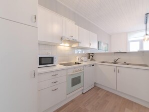 Fridge, microwave, oven, dishwasher - Carnac Station sunny and bright app by Interhome (De Haan)