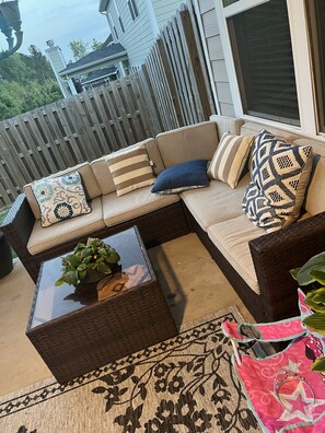 Property grounds - Spacious Evans Home ready for Masters Guests (Evans)