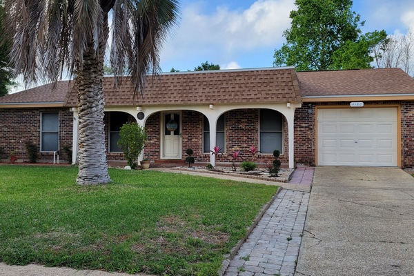 Welcome to our Charming Pensacola Rental.